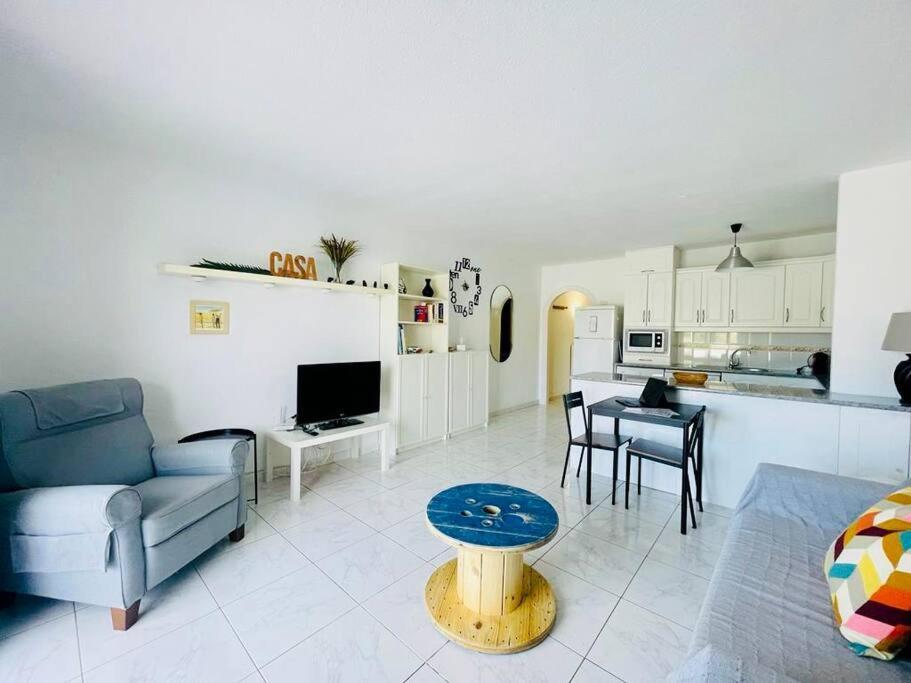 Comfy Home With Large Terrace Five Minutes From Ocean Лос Кристианос Экстерьер фото