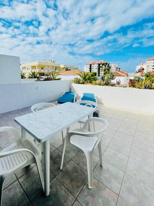Comfy Home With Large Terrace Five Minutes From Ocean Лос Кристианос Экстерьер фото